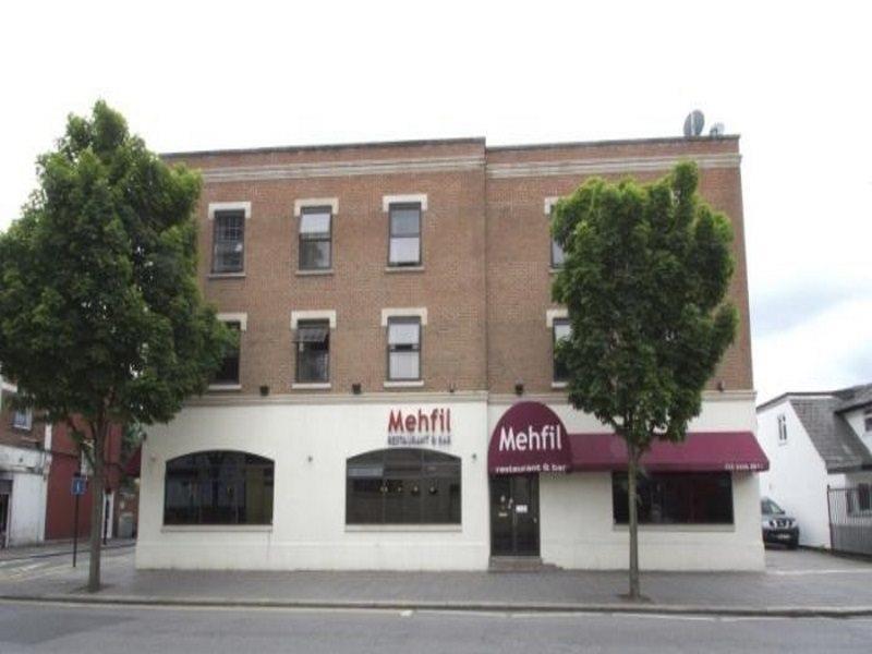 Mehfil Hotel Hillingdon Bagian luar foto